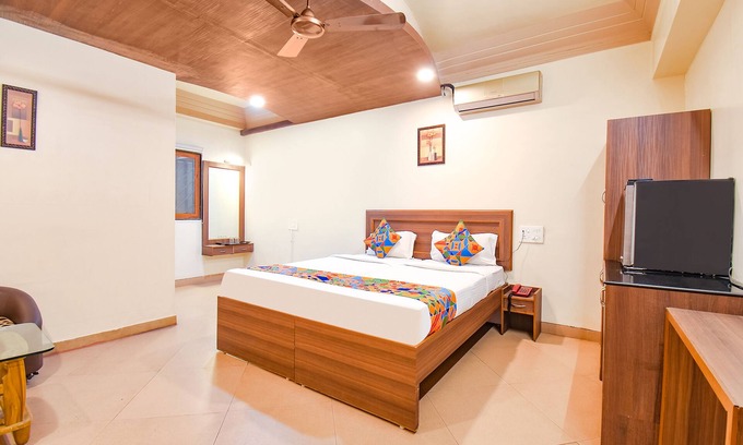 Bhosari Hotel | Fabhotel Shreeyash Residency