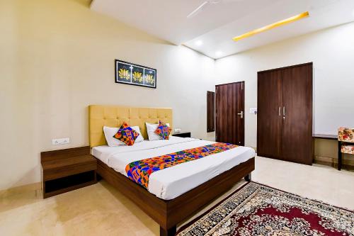 Vaishali Nagar Hotel | FabHotel The Castle Homestay