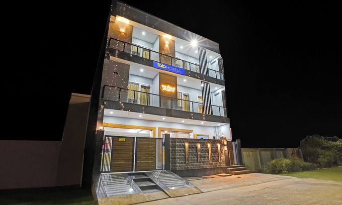 Greater Noida Hotel | Fabhotel The Viraaj