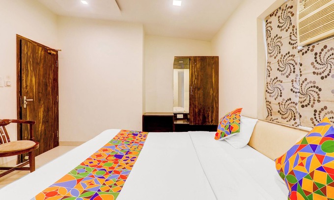 Gomti Nagar Hotel | Fabhotel Travellers