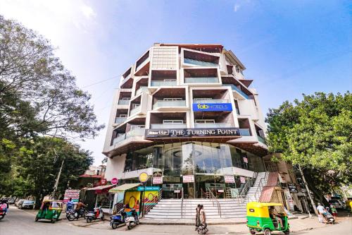 Pulikeshi Nagar Hotel | FabHotel Turning Point - Nr Ulsoor Lake