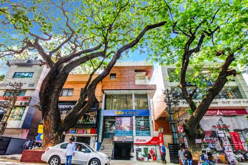Pulikeshi Nagar Hotel | FabHotel Vista Suites - Frazer Town