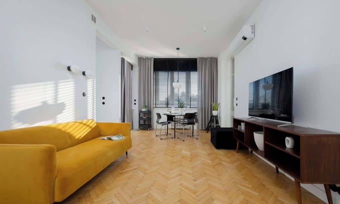 Wesola Apartamento | Fabryczna 24A Modern Apartment Remote Work