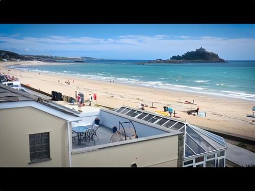 Longrock Apartamento | Fabulous 3-bedroom home across St Michaels Mount