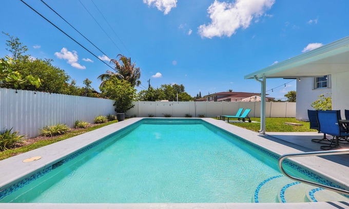Ives Estates Casa | Fabulous 5-bedroom house with sparkling pool in North Miami Beach