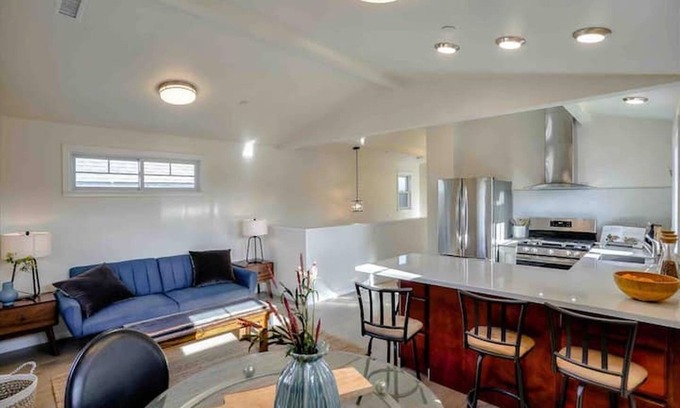 Dimond Casa | Fabulous and Easy commute! nice 3bedroom2bath house washer dryer