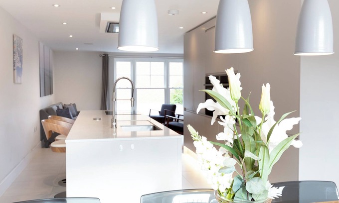 Windsor Casa | Fabulous Central Windsor Town House