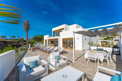 Callao Salvaje Villa | Fabulous contemporary 5 bedroom villa with private heated pool, sleeps max 13