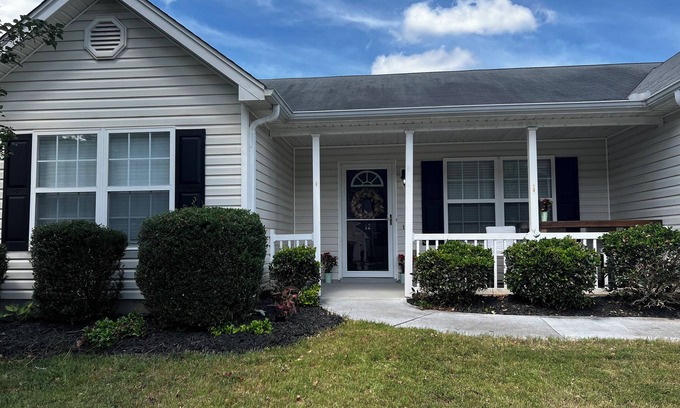 Simpsonville Casa | Fabulous Five Forks Residence near EVERYTHING!