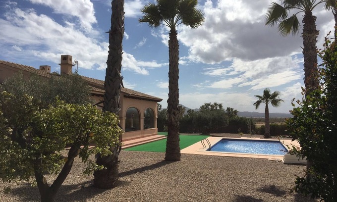 Hacienda del Álamo Villa | Fabulosa villa en primera línea con piscina en la camiseta 13