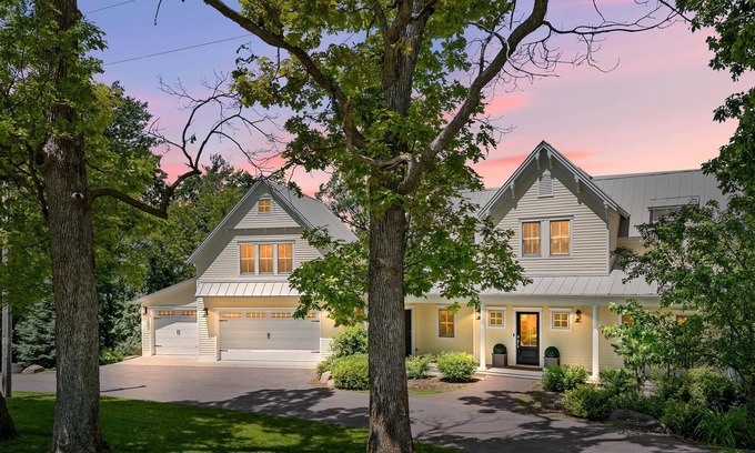 Markesan Casa | Fabulous Home with direct lake access