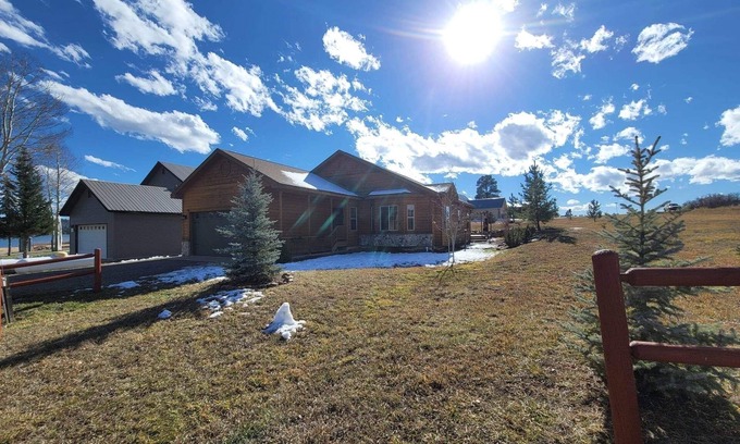Pagosa Highlands Casa | FABULOUS LAKE HATCHER HOME