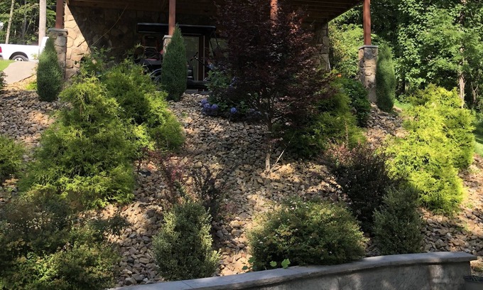Grassy Creek Casa | Fabulous Log Cabin on the River! Available for long term rent.