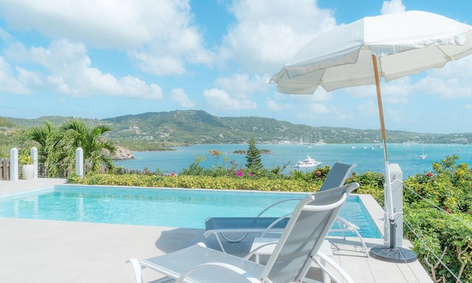 Falmouth Harbour Villa | Fabulous Ocean View Villa con Piscina (Tarifas especiales de verano, por favor pregunte)