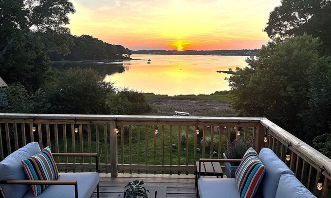 Buzzards Bay Casa | Fabulous waterfront home in Buzzards Bay/Cape Cod