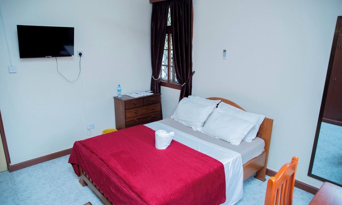 Moshi Hotel | Fabuluos B&B in Kilimanjaro Region - Room 1