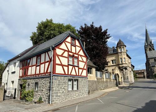 Kottenheim Casa | Fachwerkhaus Rosengärtchen by Vulkaneifel-Chalets