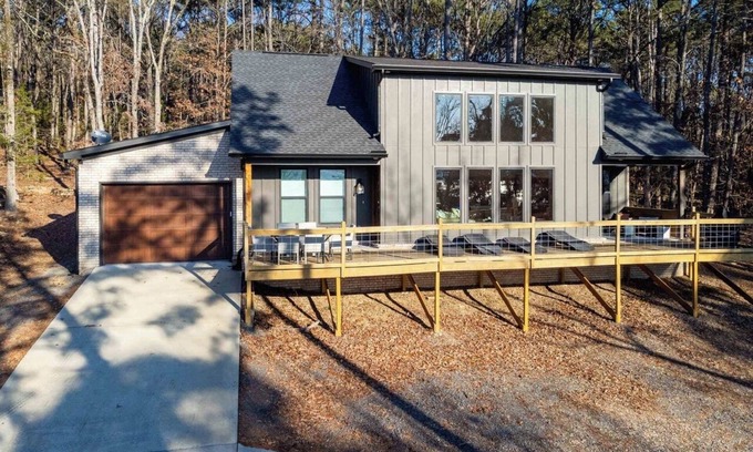 Fairfield Bay Casa | Fairfield Bay 4-Bedroom Cabin with Lake View, Sleeps 12 - Quiet & Relaxing
