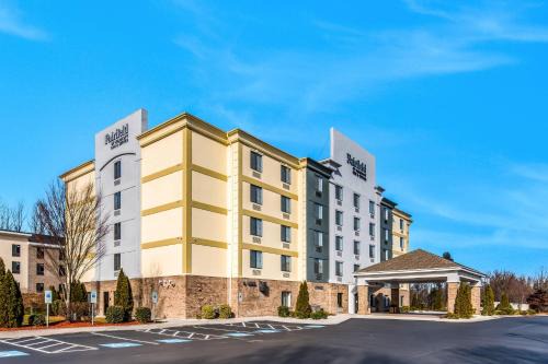 Greensboro Hotel | Fairfield by Marriott Inn & Suites Greensboro Coliseum Area