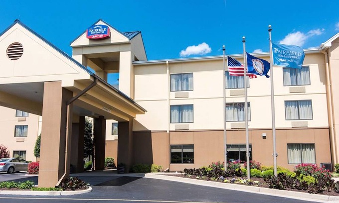 Greenbrier East Hotel | Fairfield Inn and Suites By Marriott Chesapeake