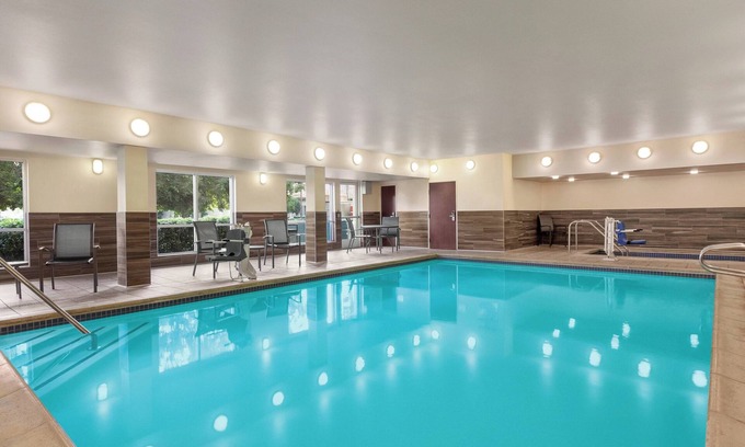 Visalia Hotel | Fairfield Inn by Marriott Visalia Sequoia