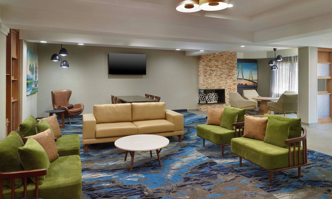North Charleston Hotel | Fairfield Inn & Suites Charleston North/University Area