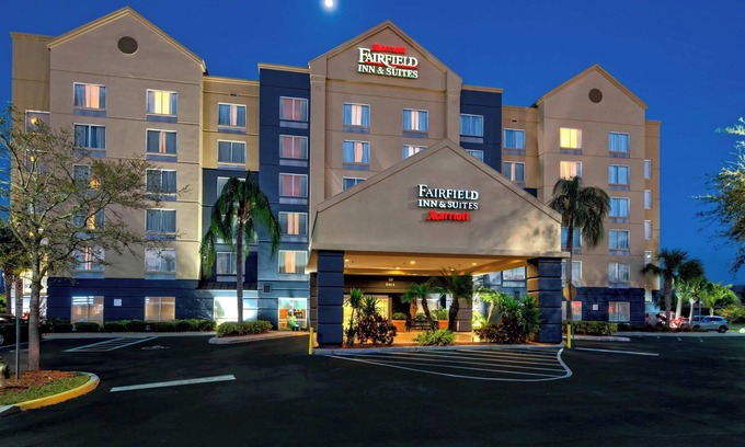 Florida Center Hotel | Fairfield Inn & Suites by Marriott Near Universal Orlando