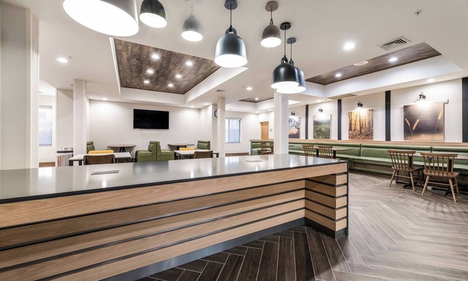 Greensboro Hotel | Fairfield Inn & Suites by Marriott Greensboro Coliseum Area