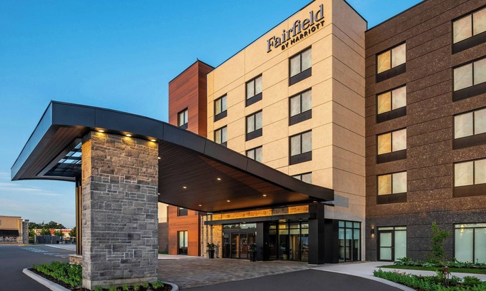 Gravenhurst Hotel | Fairfield Inn & Suites Gravenhurst Muskoka