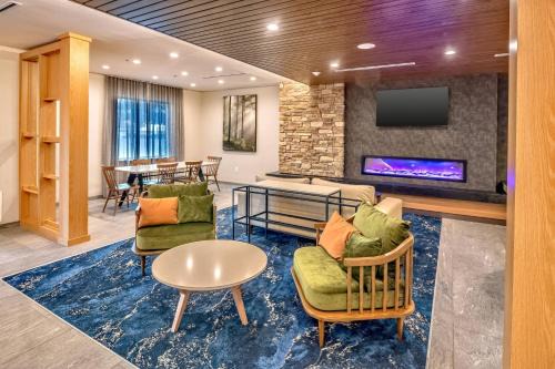 Richland Hills Hotel | Fairfield Inn & Suites Fort Worth Northeast