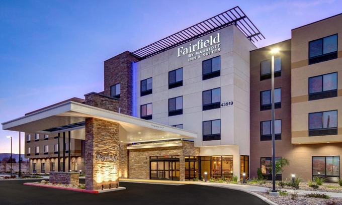 Lancaster Hotel | Fairfield Inn & Suites Lancaster Palmdale