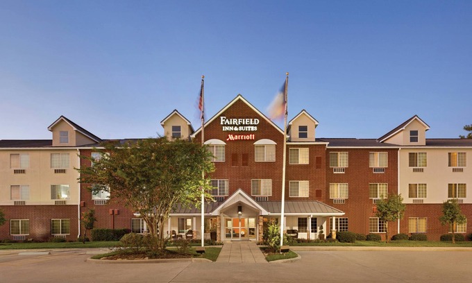 College Park Hotel | Fairfield Inn & Suites Houston The Woodlands