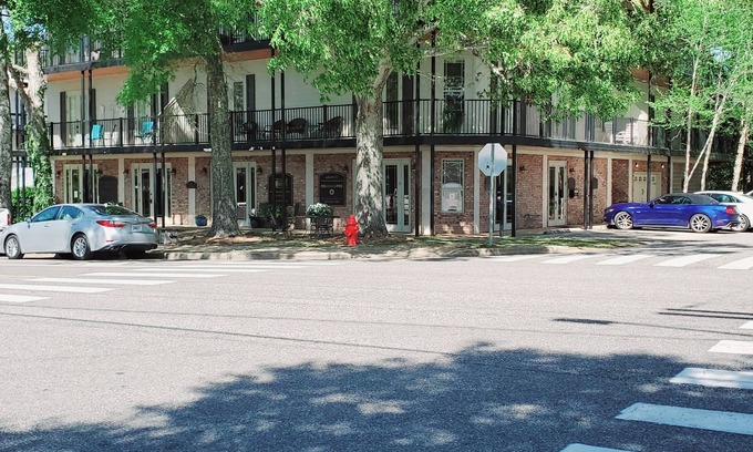 Fairhope Condominio | Fairhope Dreams, Downtown Fairhope, AL- Condo, New Orleans Style Balcony WIFI