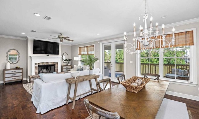 Fairhope Casa | Fairhope Riverhouse/ Waterfront/Private pier/Large back porch/Great for families, sleeps 12