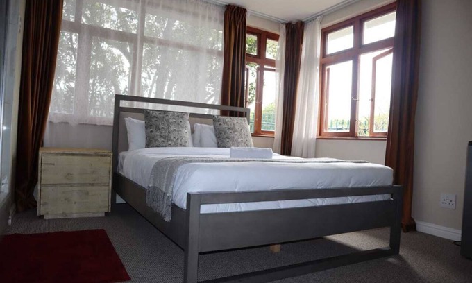 Goodwood Cabina | FAIRSTAY LODGE- SELF CATERING ACCOMMODATION IN PAROW CAPE TOWN