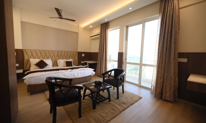 Gomti Nagar Hotel | Fairvacanze Inns & Suites Lucknow