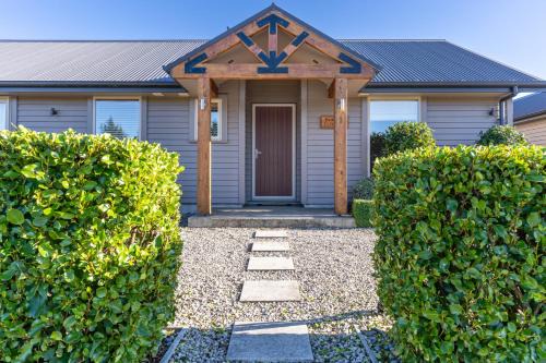 Hanmer Springs Casa | Fairway Cottage - Hanmer Springs Holiday Home