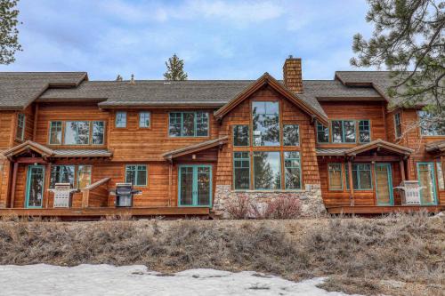 Truckee Casa | Fairway Drive 13113 by East West Hospitality