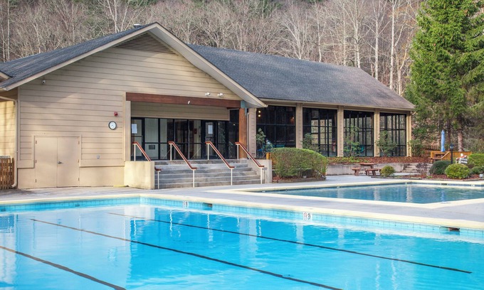 Sapphire Hotel | Fairway Forest
