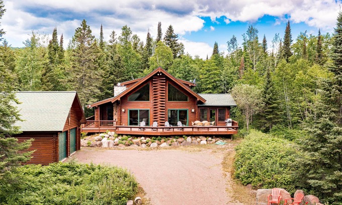 Lutsen Cabina | Fairway Pines Retreat - Golf, Ski & Wine Escape