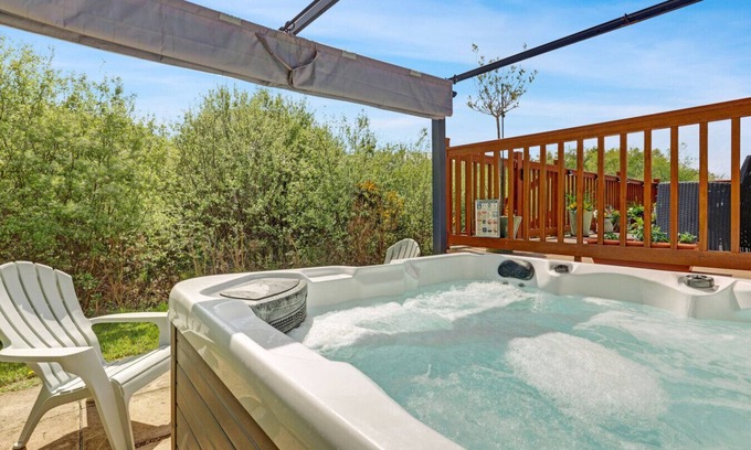 Swarland Cabina | Fairway View - North East Escapes