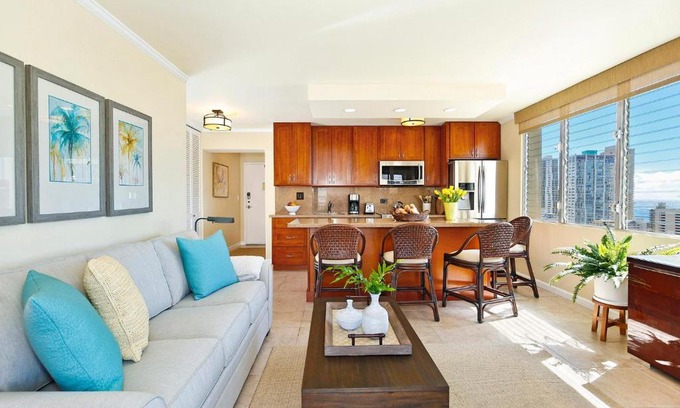 Waikiki Casa | Fairway Villa #2202