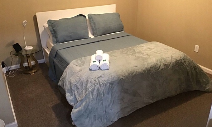 Dawsonville Apartamento | Fairy Garden (2 Bedroom Basement Apartment)