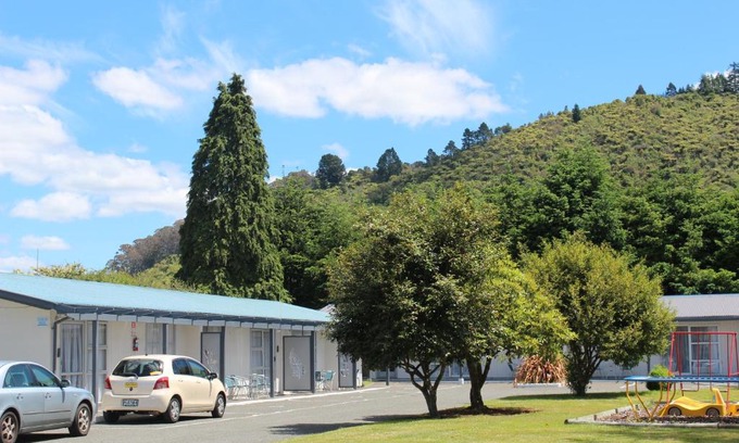 Kawaha Point Hotel | Fairy Springs Motel