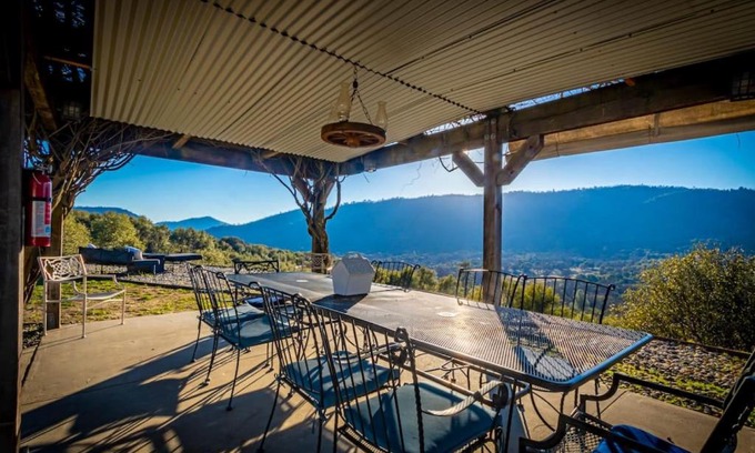 Ahwahnee Casa | Fairy Tale 13-acre Sunset Villa at Windy Gap Valley near Yosemite