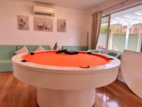 Narara Casa | Fairyland Getaway- at Central Coast with XXXL hot Jacuzzi & Fun - Round pool table and Slide bunk bed