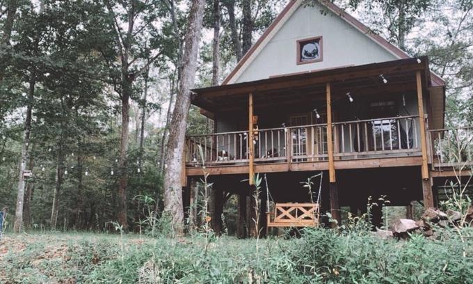 Greenwood Springs Cabina | Fairytale Forest River Cabin