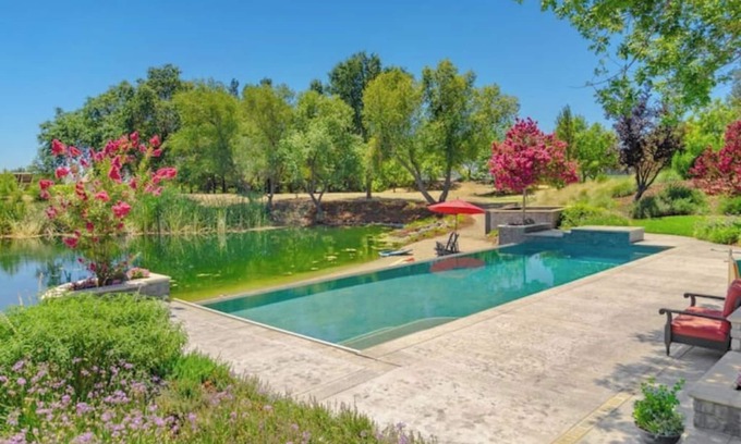 Davis Apartamento | Fairytale retreat at UC Davis, ultimate privacy and comfort