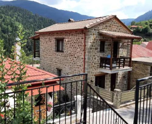 Potamia Chalet De Esquí | Fairytale Stone House