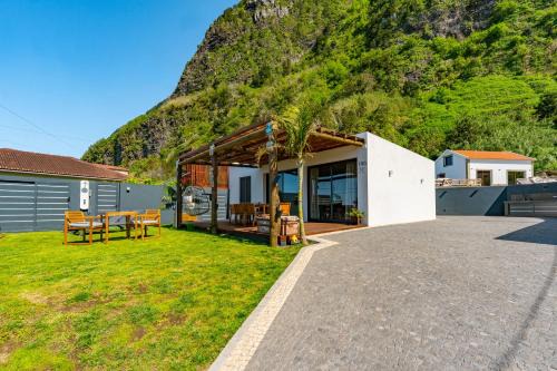 Sao Vicente Casa | Fajã Lodges - House Ash